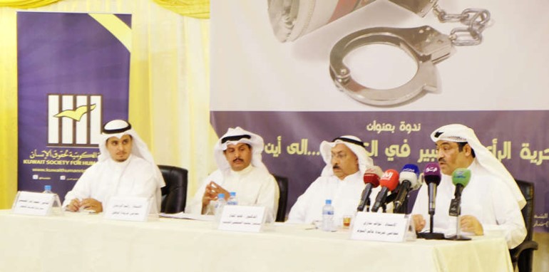  المتحدثون في الندوة