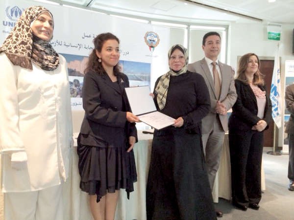 دحنان حمدان تكرم الزميلة ليلى الشافعي