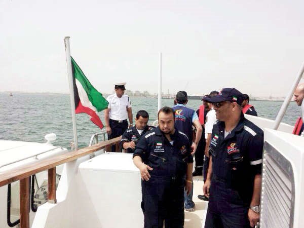 طاقم قارب الامل يستعد للانطلاق الى قطر﻿
