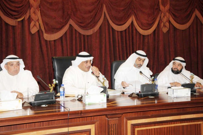 مطر المطيري خلال الاجتماع﻿