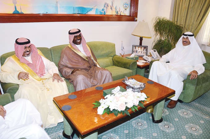 الشيخ فواز الخالد مستقبلا الشيخ حمد الفهد الحمد والشيخ احمد الفهد الحمد