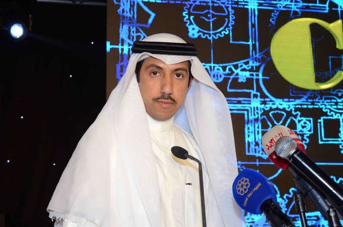 دفواز الحصينان متحدثا خلال الحفل﻿