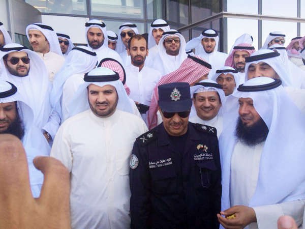 النائبان داحمد مطيع العازمي وحمدان العازمي مع اللواء طارق حمادة﻿