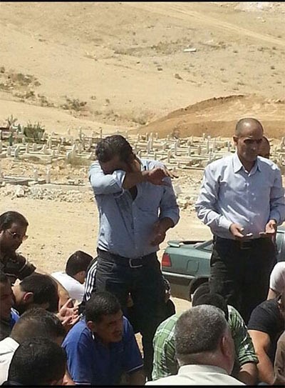 بالفيديو والصور.. فنان أردني يموت أثناء تصوير مشهد وفاته بين يدي منذر رياحنة 