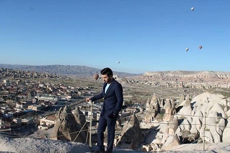 بالصور.. ماجد المهندس يحلّق في منطاد على علو 700 ألف قدم