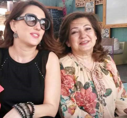 بالصور.. كندا علوش تضاهي والدتها جمالا 