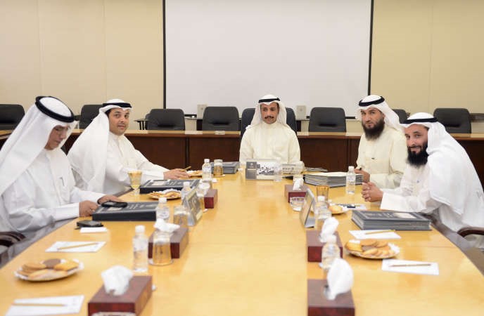 رئيس مجلس الامة مرزوق الغانم مترئسا اجتماع مكتب المجلس
