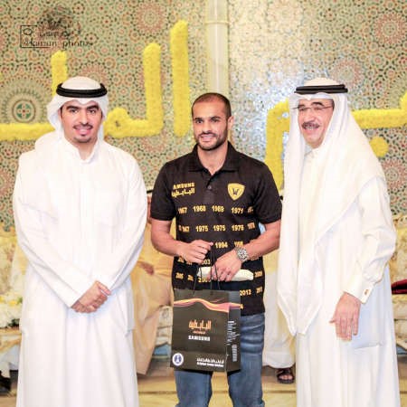 سعود ومحمد البابطين يكرمان بدر المطوع ﻿
