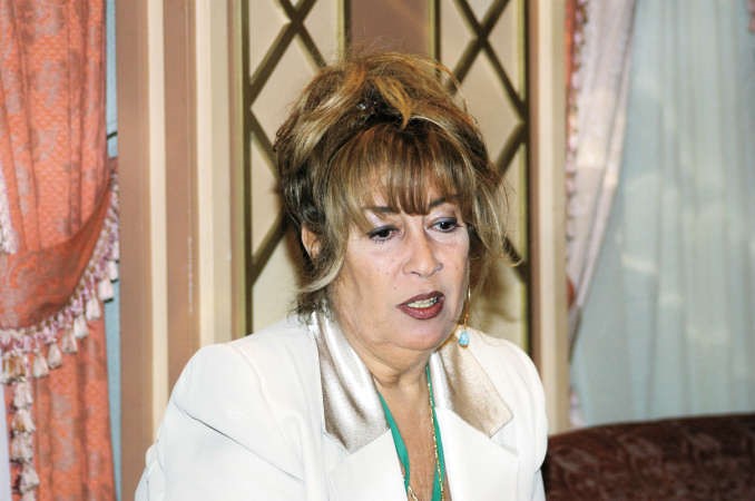 منى واصف