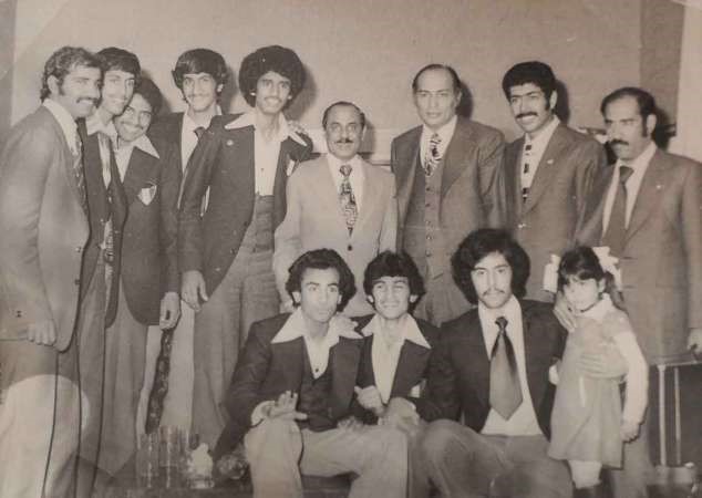 حسين البزاز مع وفد الكويت في تونس عام 1977﻿
