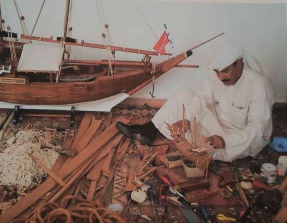 حسين البزاز يصنع سفينته﻿