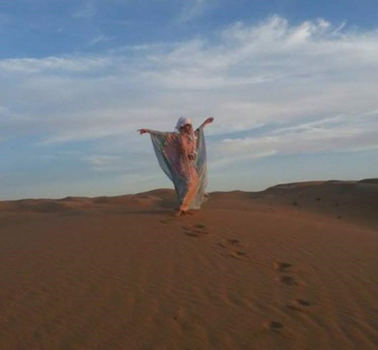 بالصور.. ميريام فارس تصطاد الغزلان في رحلتها الصحراوية بأبو ظبي