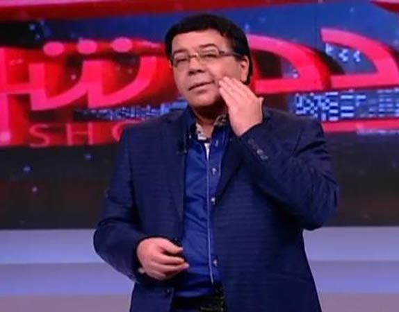 بالفيديو.. أحمد آدم يسخر من صباحي بهتافات الثوار