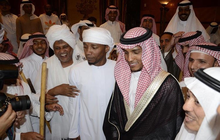 بالفيديو.. "هزازي" يحتفل بزواجه وبلقيس تهنئه: دقوا خبيتي