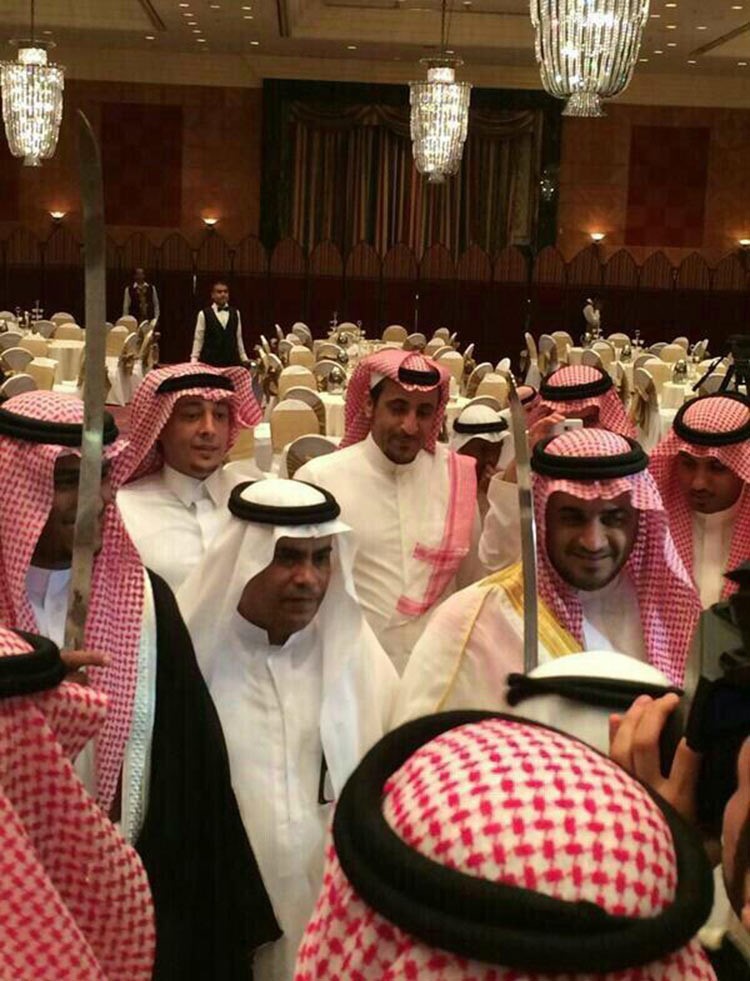 بالفيديو.. "هزازي" يحتفل بزواجه وبلقيس تهنئه: دقوا خبيتي