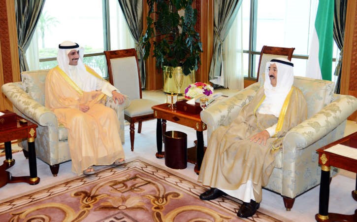 صاحب السمو الامير الشيخ صباح الاحمد مستقبلا مرزوق الغانم