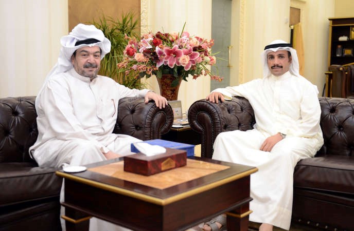الرئيس الغانم مستقبلا الزميل سعد المعطش﻿