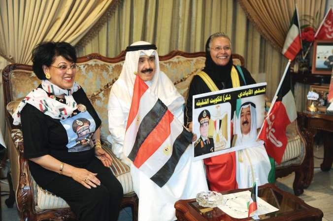 الزميل احمد الجارالله وعائشة اليحيى خلال الاحتفال