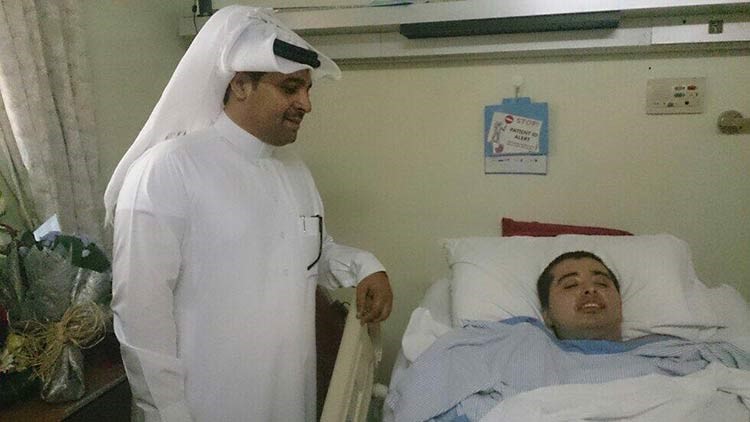 بالفيديو والصور: مصاب بالشلل بالسعودية يناشد عبر "تويتر" زيارته.. المالكي يلبي.. والوليد يتبرع بنصف مليون ريال 