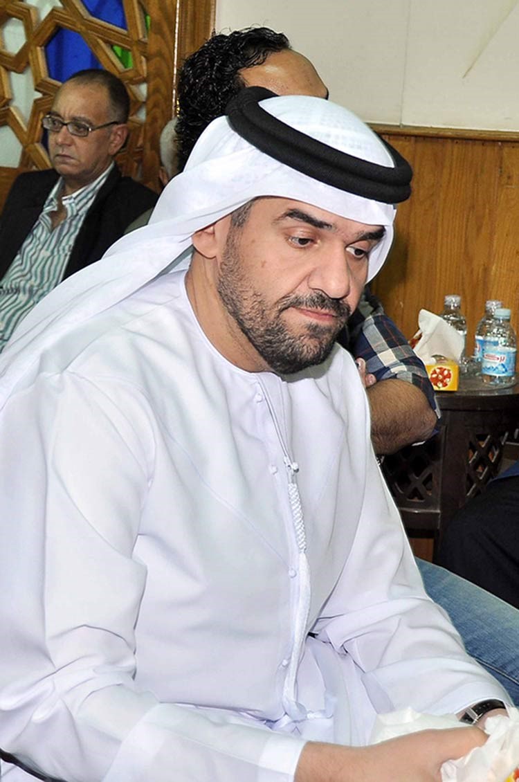 بالصور.. عمرو دياب يغيب عن عزاء صديقه والجسمي أول الحاضرين