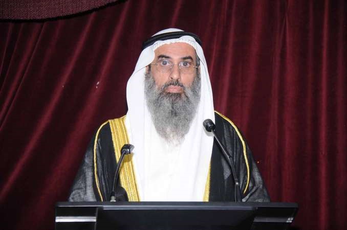 د عثمان الحجي متحدثا 