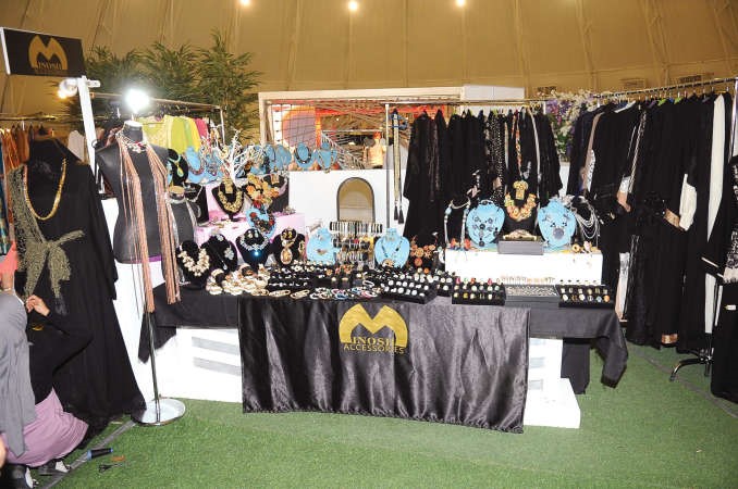 اكسسوارات وعبايات﻿