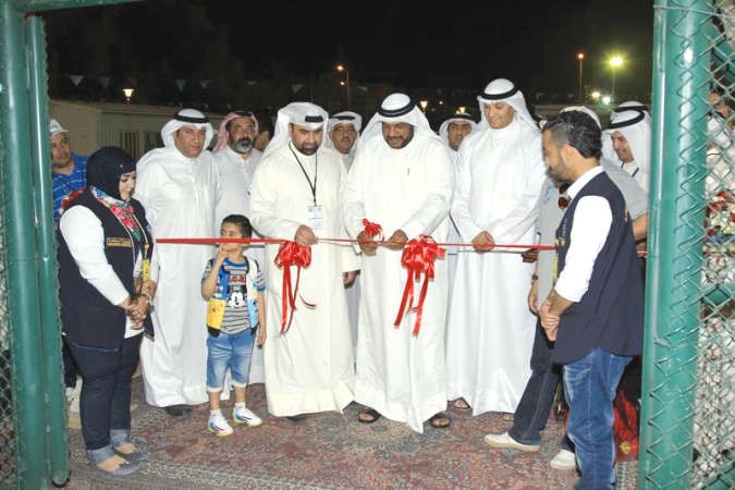 الشيخ احمد المنصور يقص شريط افتتاح البطولة
