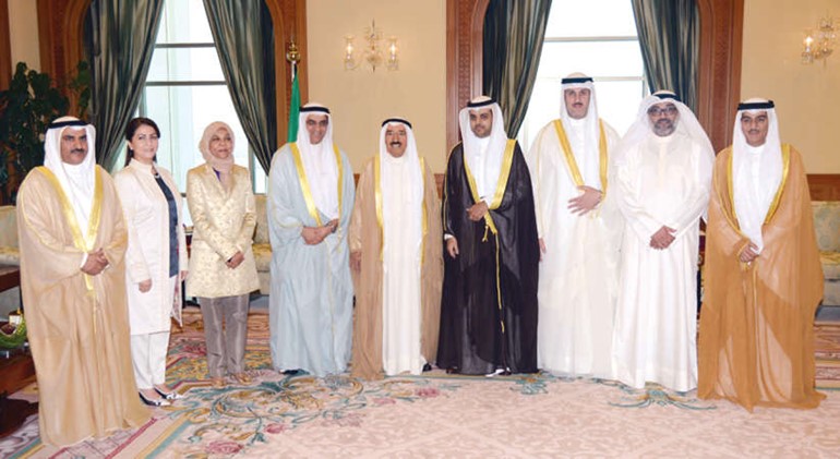  صاحب السمو الامير خلال استقباله احمد المليفي ووكلاء التربية 