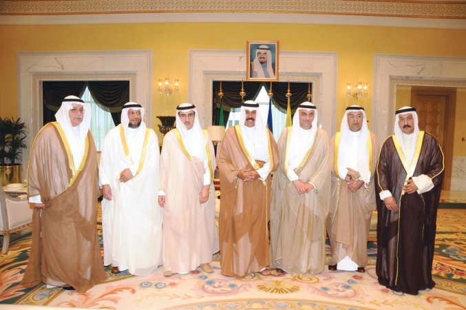 سمو ولي العهد الشيخ نواف الاحمد مستقبلا م عبدالعزيز الابراهيم ووكلاء الكهرباء 