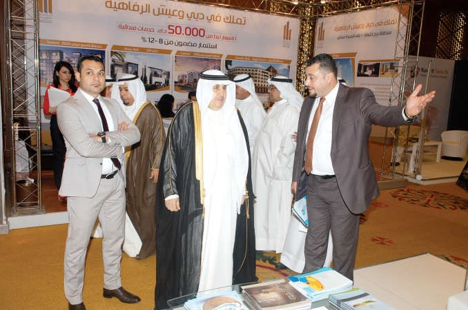 الخالدي بجناح احدى الشركات المشاركة في المعرض ﻿