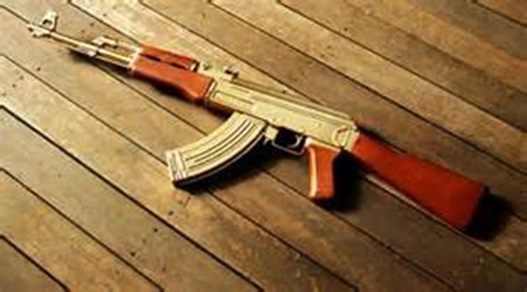 مواطن يطلق النار على منزل طليقته ويسلم نفسه في مخفر صباح السالم