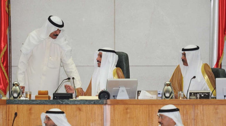 رئيس مجلس الامة مرزوق الغانم والنائب الاول لرئيس الوزراء ووزير الخارجية الشيخ صباح الخالد ونائب رئيس الوزراء ووزير الداخلية الشيخ محمد الخالد على المنصة
