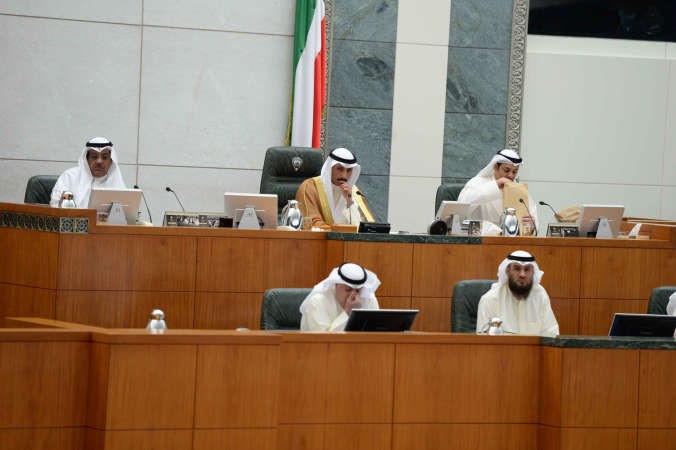 الرئيس مرزوق الغانم ونائبه مبارك الخرينج وامين السر يعقوب الصانع وتبدو الامانة العامة