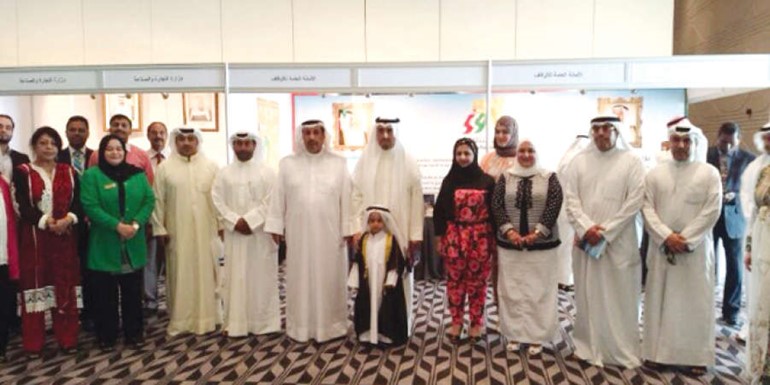 جانب من المشاركين في المعرض الكويتي الاماراتي