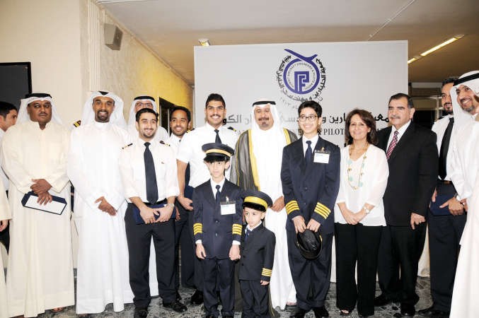 الشيخ دمحمد الصباح ورشا الرومي والخوالدة وبعض اعضاء الجمعية وابنائهم في انطلاق عيالنا﻿