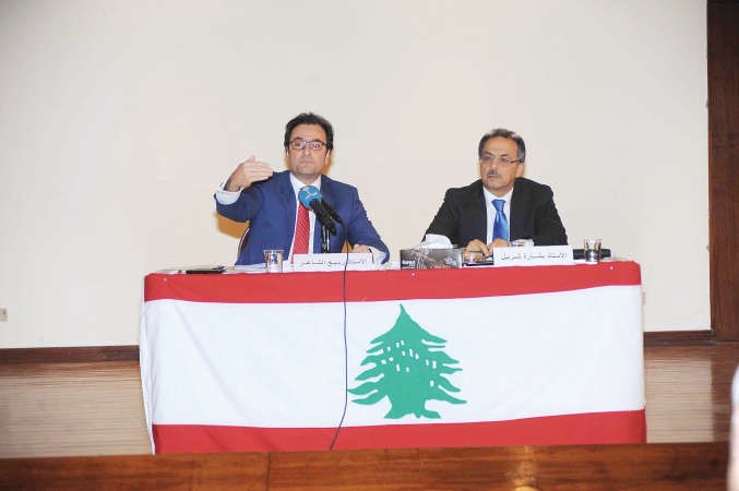 ربيع الشاعر وبشارة شربل خلال الندوة﻿