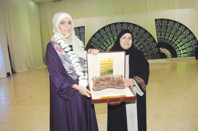 امينة فرحان تكرم رباب النوخذة