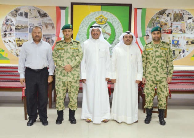  العميد محمد الفرحان خلال استقباله وفد جمعية الطيارين 