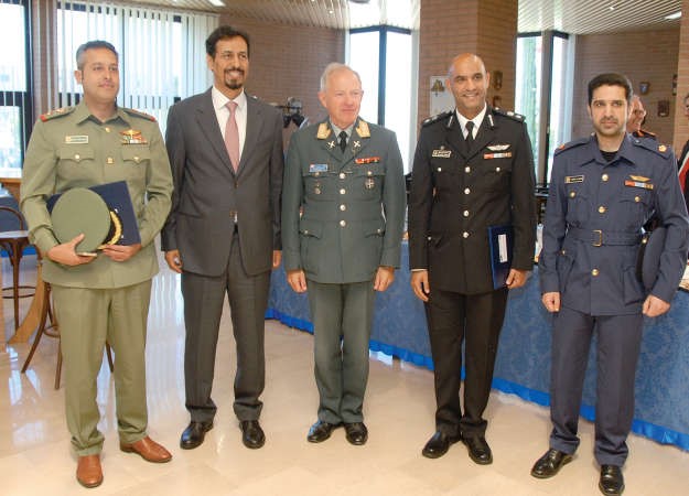 سفيرنا لدى ايطاليا الشيخ علي الخالد مع رئيس كلية حلف شمال الاطلسي ناتو للدفاع الفريق ارنى بورد دالهوغ 
