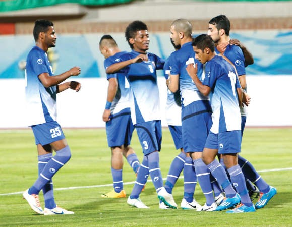 سعادة نجوم الازرق بالهدف الثالث الازرقكوم