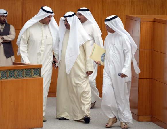 الشيخ سلمان الحمود ومبارك الخرينج ومبارك الحريص
