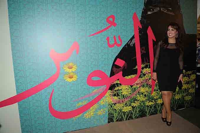 بالصور.. سمية الخشاب في الكويت تفاجئ الجميع بقدها المياس ورشاقتها.. وأحلام: شوفوها صايرة عارضة أزياء