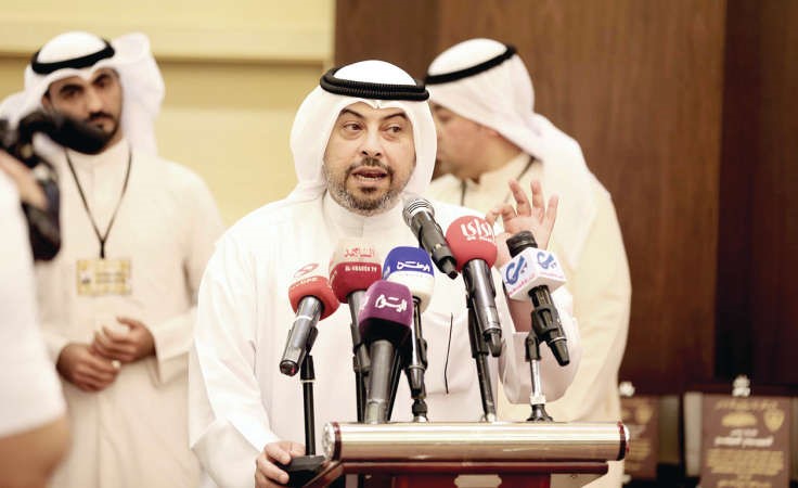 الشيخ دطلال الفهد يتحدث خلال الحفل