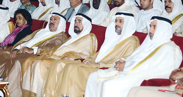 حاكم الشارقة الشيخ سلطان بن محمد القاسمي وممثل صاحب السمو والشيخة فريحة الاحمد في مقدمة الحضور