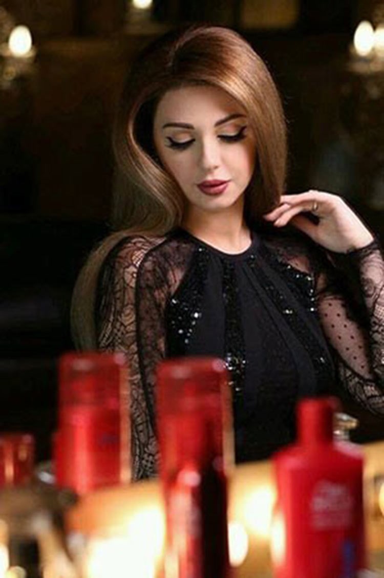 بالصور.. ميريام فارس تشعر بالملل من شعرها؟