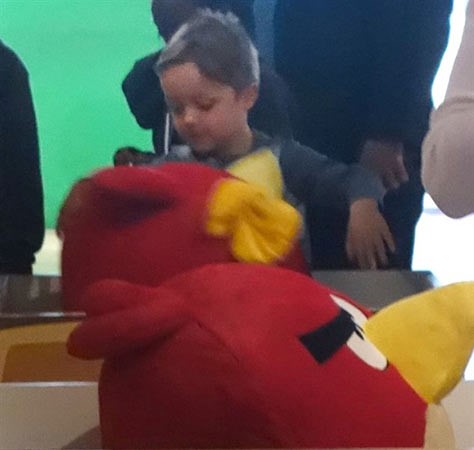 بالفيديو والصور.. أنجلينا جولي تتسوق مع أطفالها في نيويورك