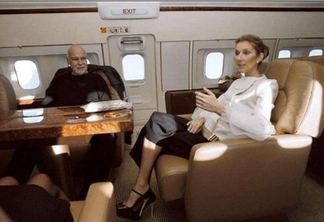 Celine Dion وزوجها في طائرتها الخاصة