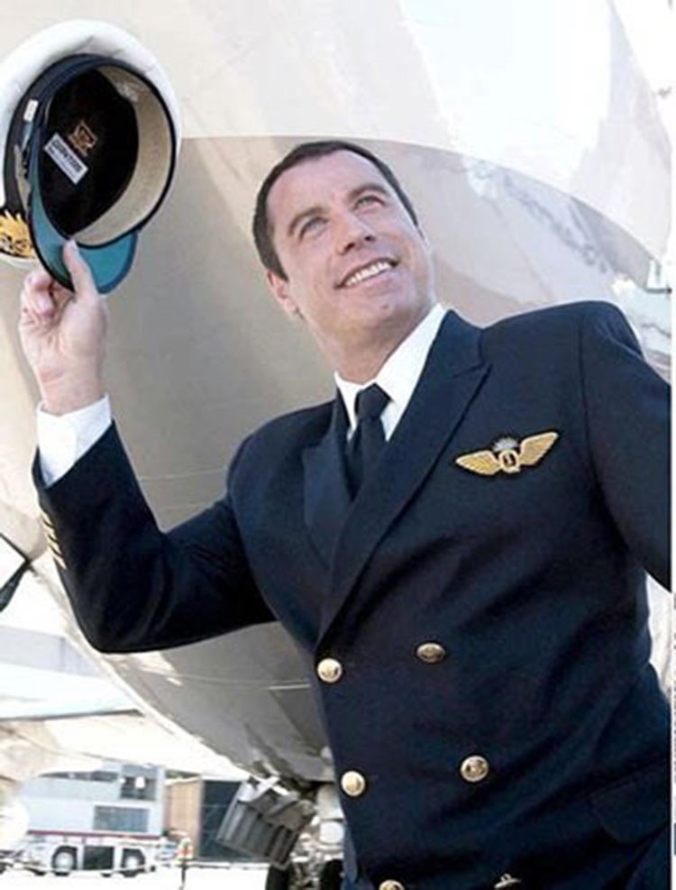 الكابتن John Travolta