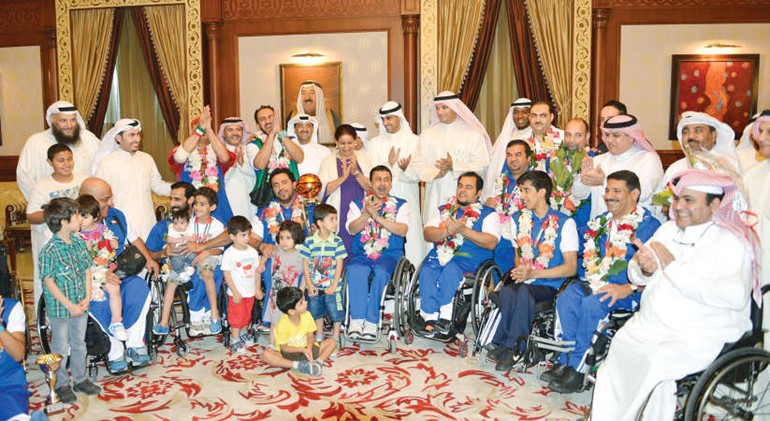 نائب رئيس مجلس الادارة بدر الخرافي اثناء استقبال ابطال المنتخب في قاعة التشريفات ﻿