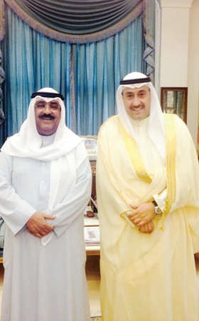 الشيخ مشعل الاحمد مستقبلا الشيخ فيصل الحمود